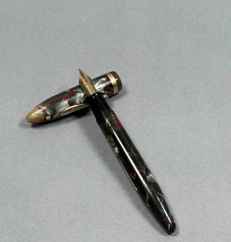 VINTAGE HUGE GREEN & BLACK MARBLED LIFETIME OVERSIZE BALANCE FOUNTAIN PEN - Image 3 of 4