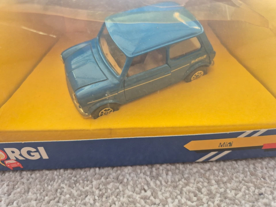 1990 Vintage Corgi 1/36 Azul Clásico Mini Cooper Mayfair Coche de Metal C330/7 - Imagen 2 de 4