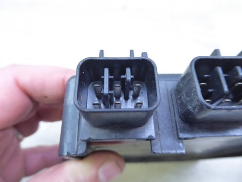 2000 Yamaha YZF R6 YZF600R Y223) CDI igniter ignition control unit box - Picture 12 of 14