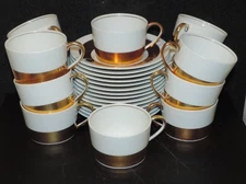 SET OF 14 A RAYNAUD LIMOGES CERALENE ANNEAU D'OR PATTERN CUPS & SAUCERS