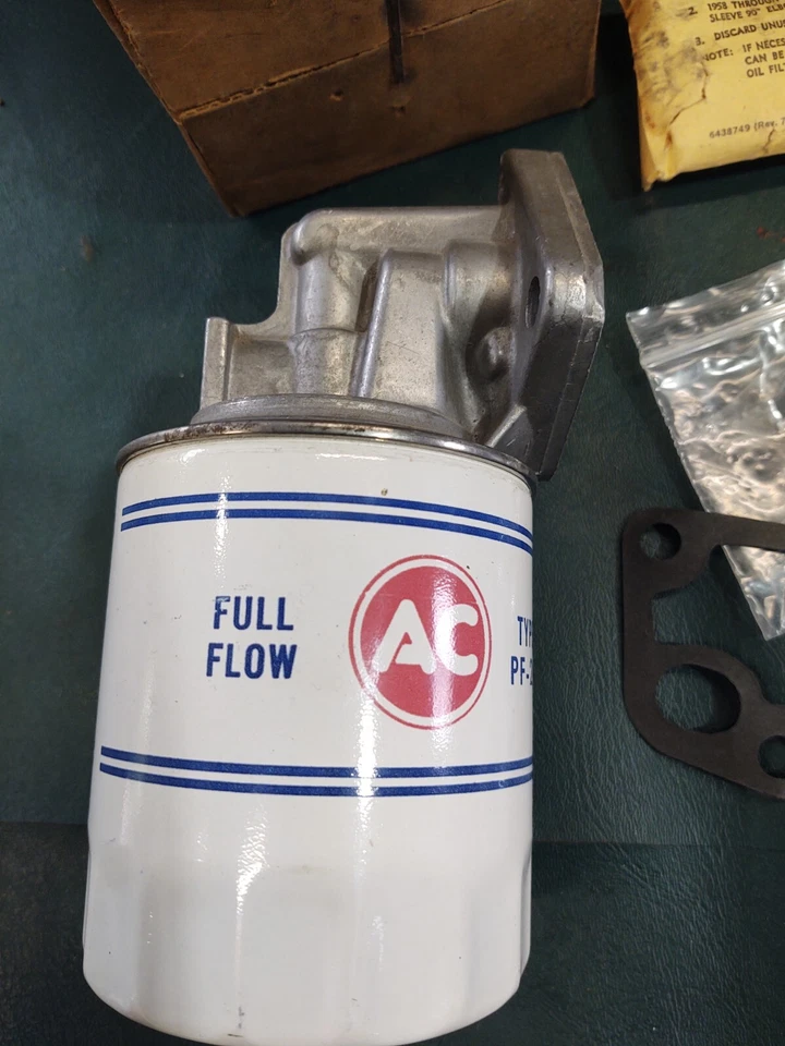 NOS OEM GM AC 67 68 69 PONTIAC FIREBIRD 1969 G/P 90 degree Oil Filter + Housing - Image 2 of 4