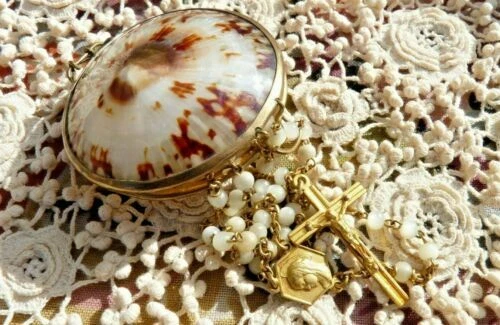 Chapelets de dévotion en nacre