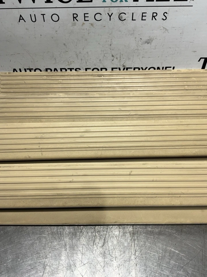 Acura Legend 1991-1995 sedán alféizar de puerta exterior placas de desgaste OEM Foto 3 de 4