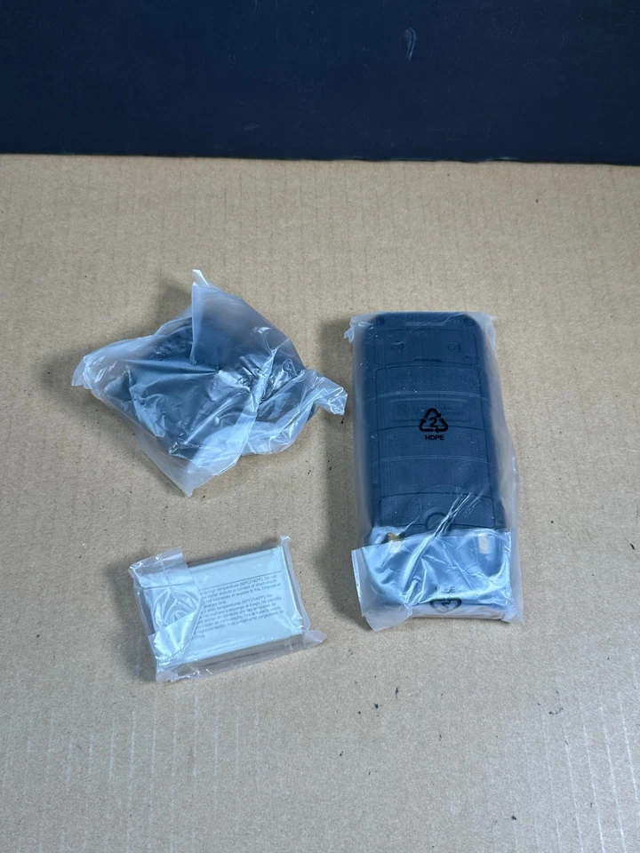 NEW Kyocera DuraPlus - E4233 - Black (Sprint) PTT 3G Rugged Military Cell Phone - Image 3 of 4