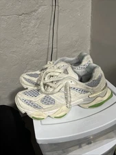 New Balance Bricks & Wood Size 10.5