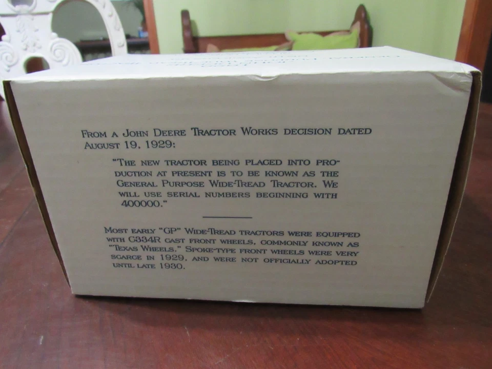 ERTL 1/16 1994 2 CYLINDER EXPO V JOHN DEERE GP TRACTOR - NIB - NEVER DISPLAYED - Image 4 of 4