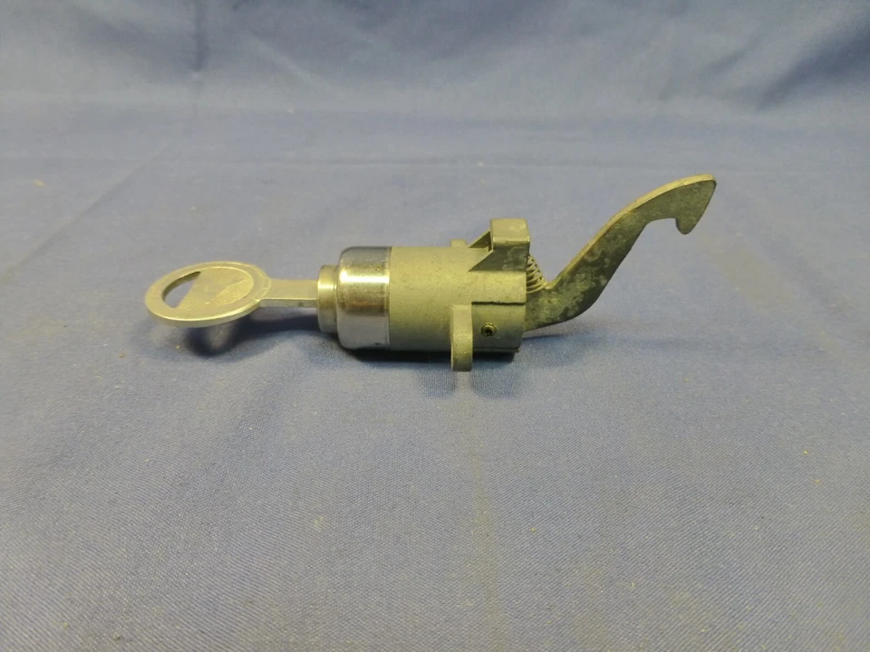 NOS Mopar 1960 1961 1962 1963 1964 Dodge Dart Polara 880 caixa de luvas trava e chave - Imagem 4 de 4