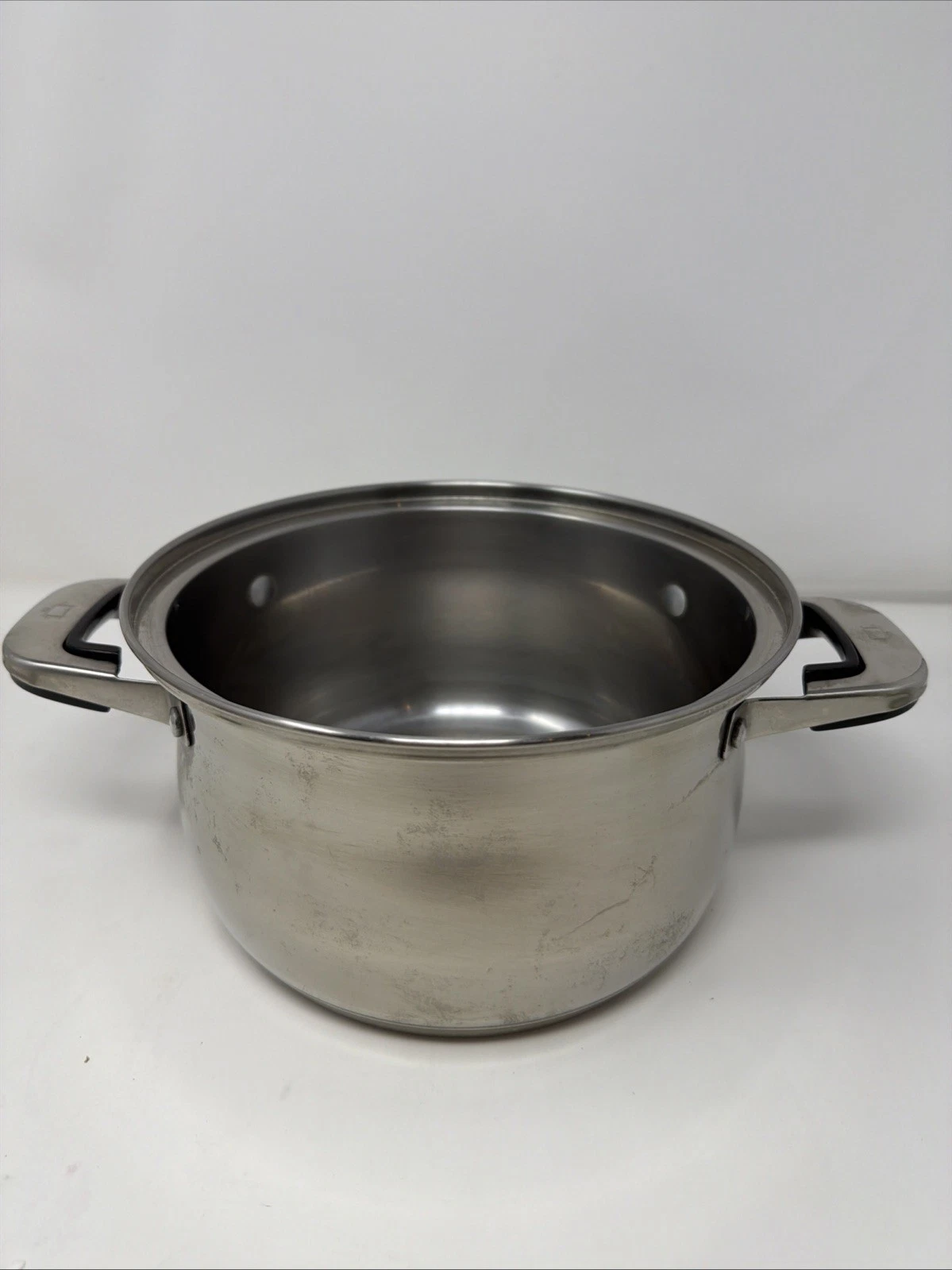 Oneida Cookware Stainless 4 QT Steel Pot 18/10 Sauce Pan