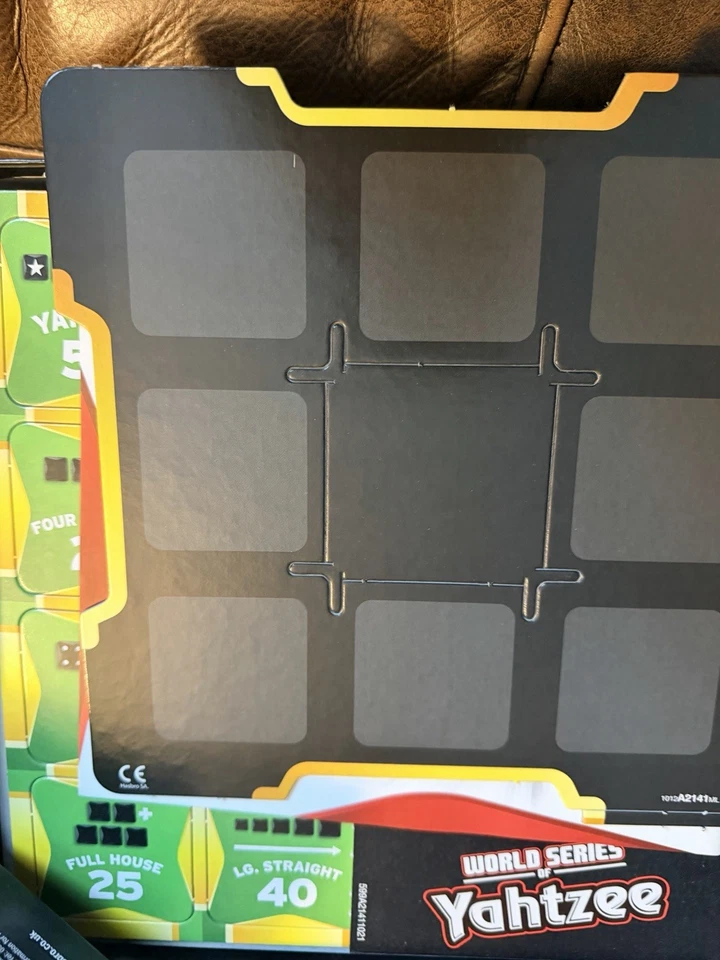 World Series Of Yahtzee By Hasbro 2012 Edition **VGC & COMPLETE** - Image 3 of 4