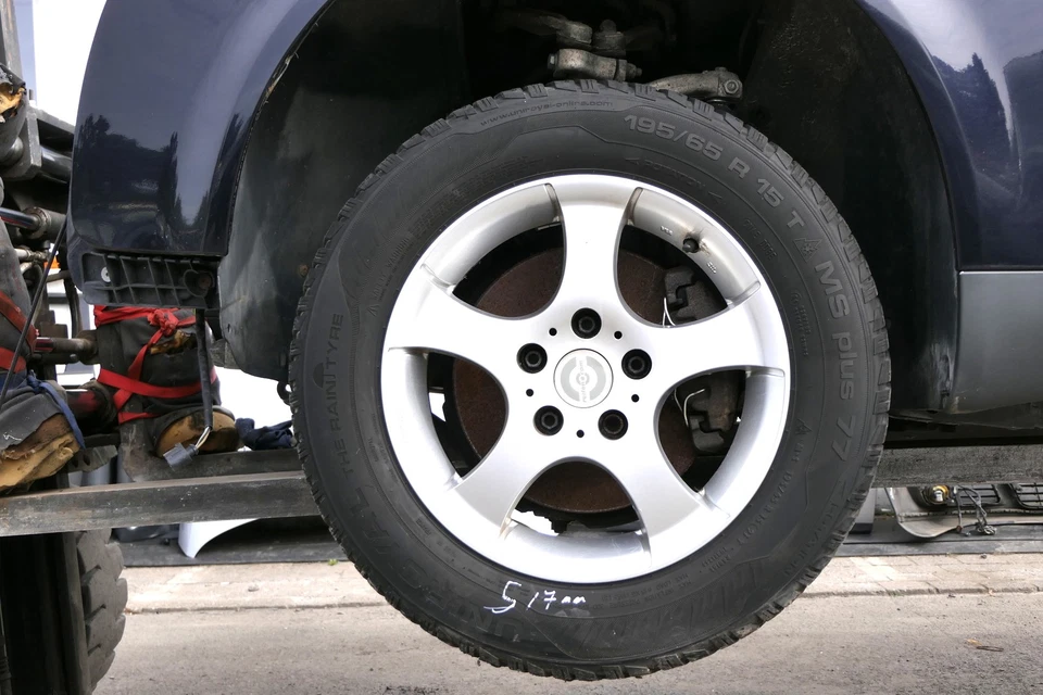 4x Audi A4 8E A6 4B Alufelgen 195/65R15 91T Winterreifen Reifen 5-7mm KBA 46652 - Bild 2 von 4