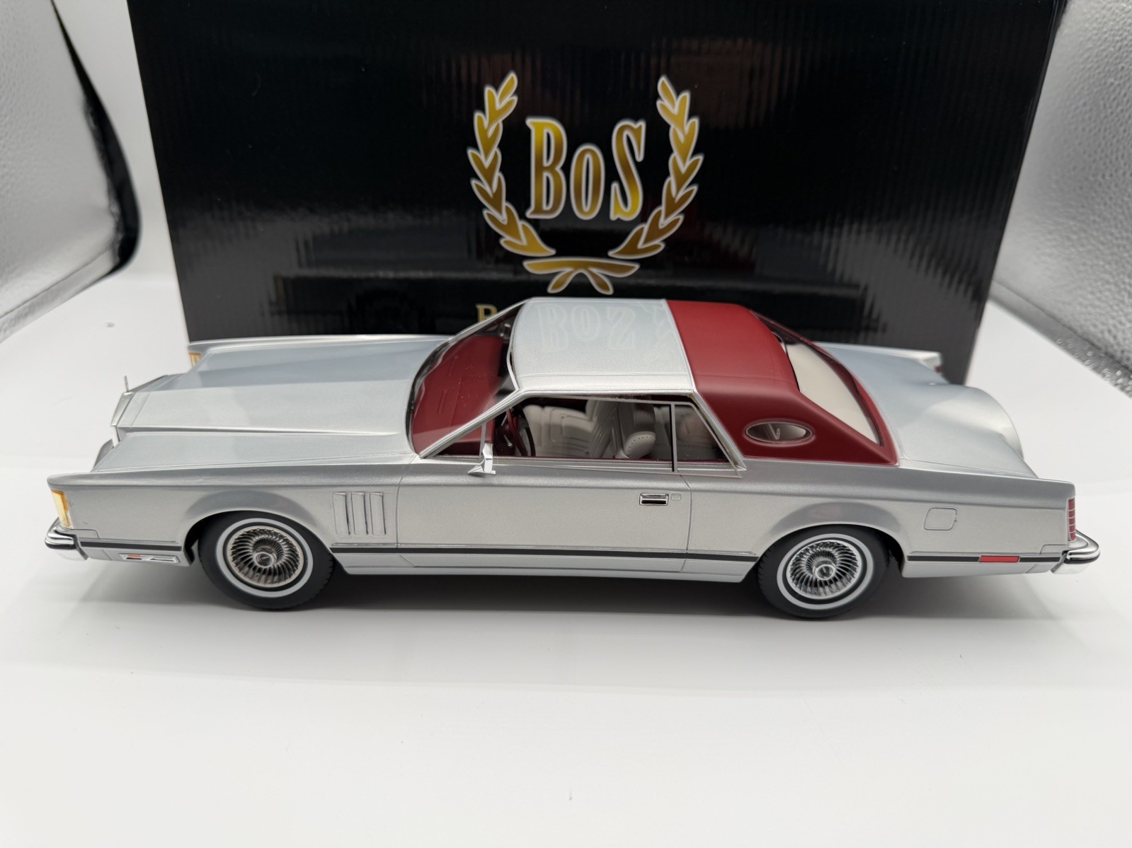 BoS Models Lincoln Continental Mk V Coupe 1978 1:18 BOS084