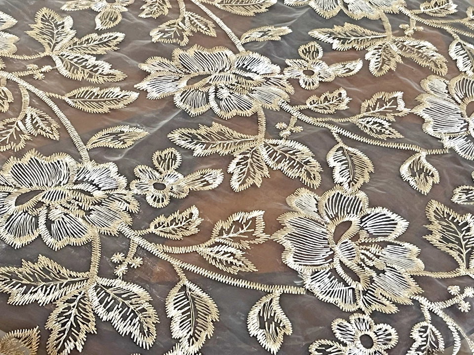 Medium 90cm Square Tablecloth, Lace Table Cloth Floral Embroidery Doily - Image 2 of 4