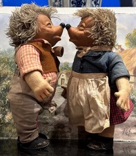Vintage pair of Steiff Mecki & Micki Hedgehogs (11 inches tall) - West Germany
