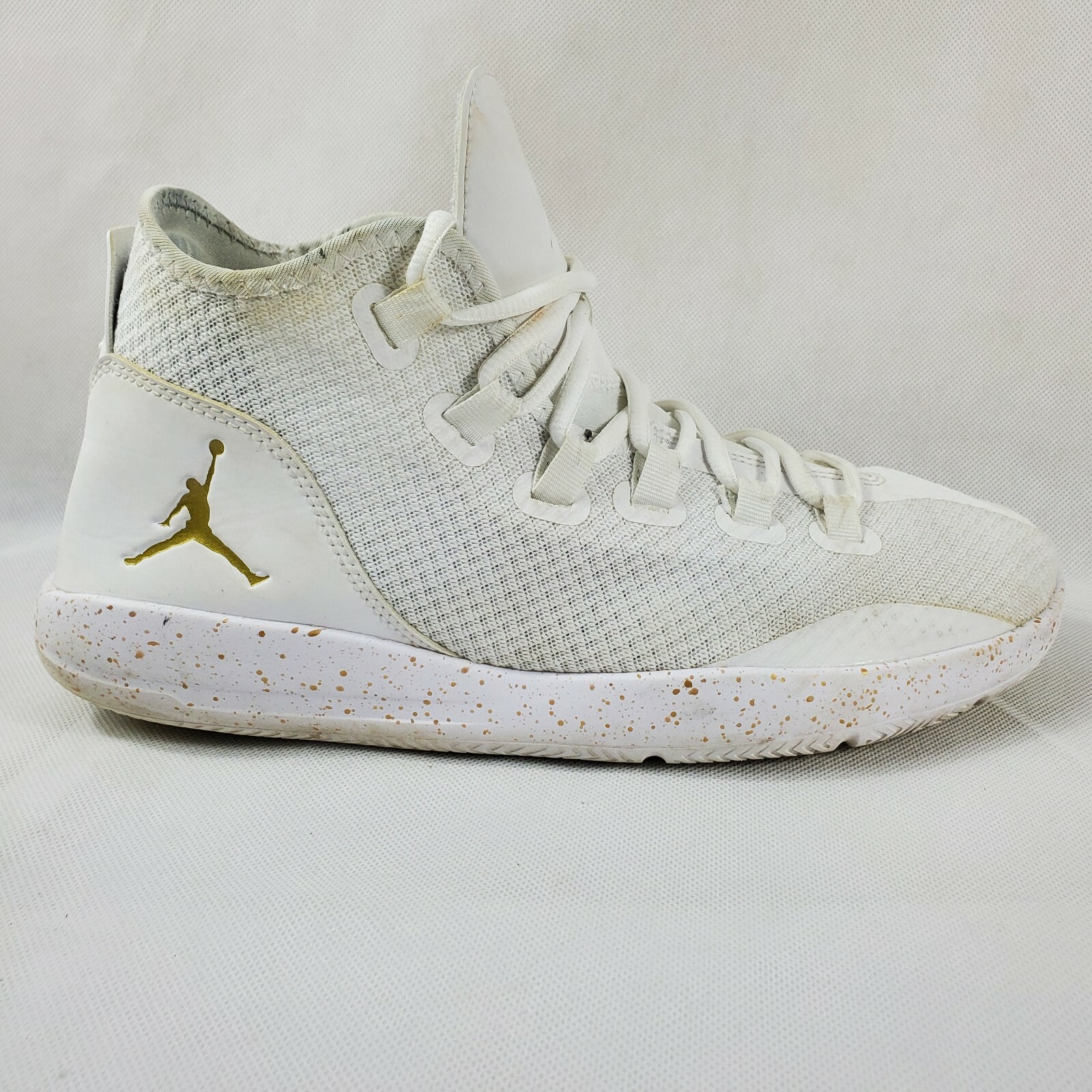 jordan reveal white and gold