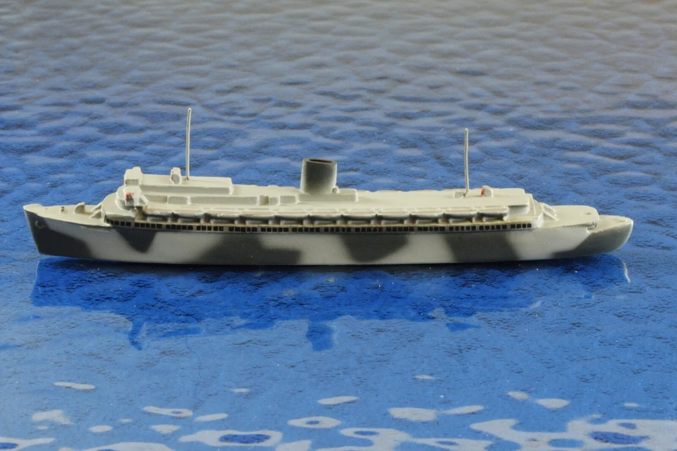 Wilhelm Gustloff in Tarn Hersteller Wiking 112c/2  ,1:1250 Schiffsmodell - Bild 3 von 4