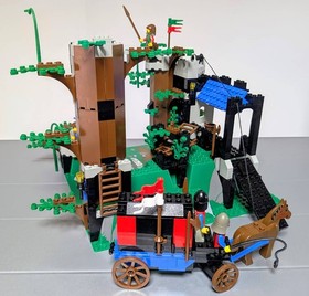 LEGO 6079 Dark Forest Fortress Elkwood with Minifigures Horse Cart Castle