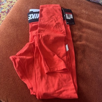 Nike Women's Mid-Rise Essential Swoosh Leggings Sample
