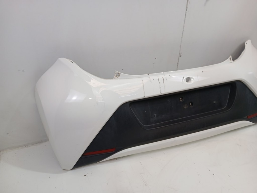 Foto 3 van BUMPER ACHTER Toyota Aygo (B40) Hatchback 1.0 12V VVT-i (1KR-FE) 2019 521590H908