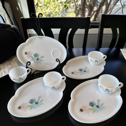 MCM 4 SETS( 8 Pcs) 1950's Federal Milk Glass "Atomic Flower" Patio Snack Set VTG