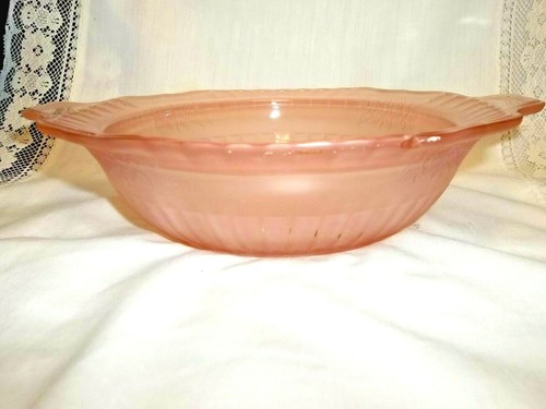 MAYFAIR / OPEN ROSE HANDLED SERVING BOWL PINK FROSTED BY ANCHOR HOCKING GLASS - Picture 2 of 6
