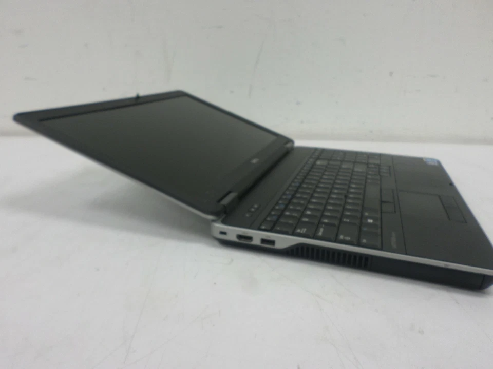 Laptop Dell Latitidue E6540 15.6" INTEL CORE i15 HDD 320GB 8GB RAM OS/Ninguno Foto 4 de 4