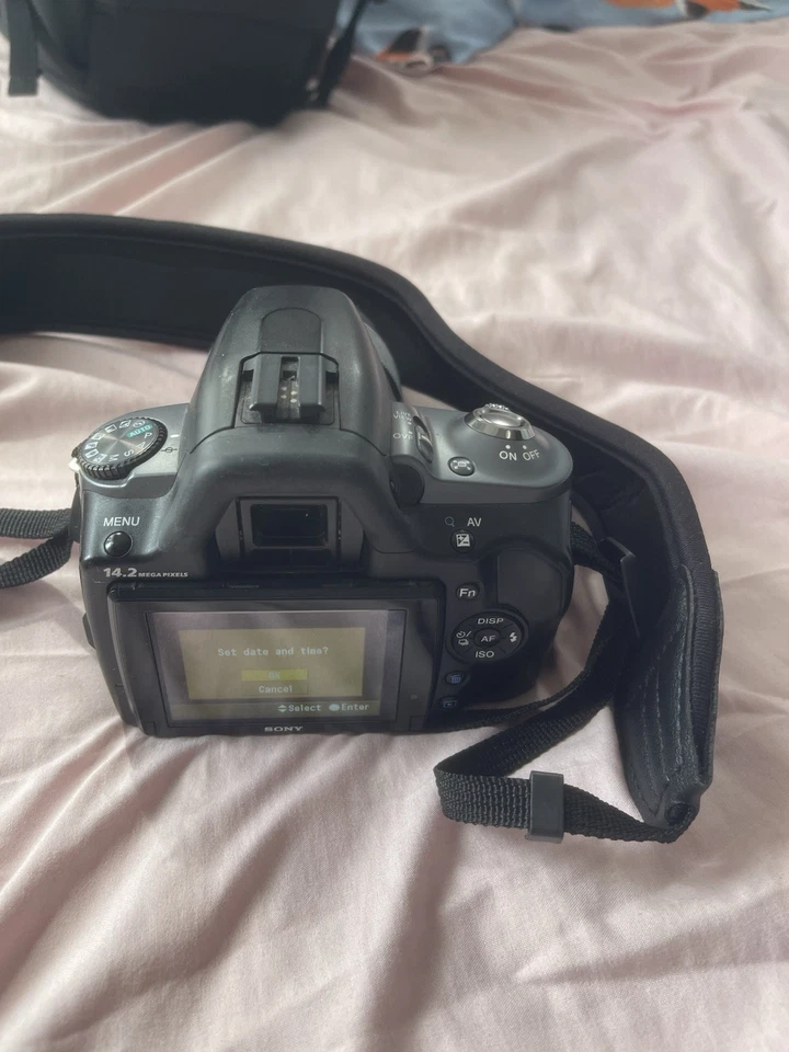 Sony Alpha 380, photo 3 of 4
