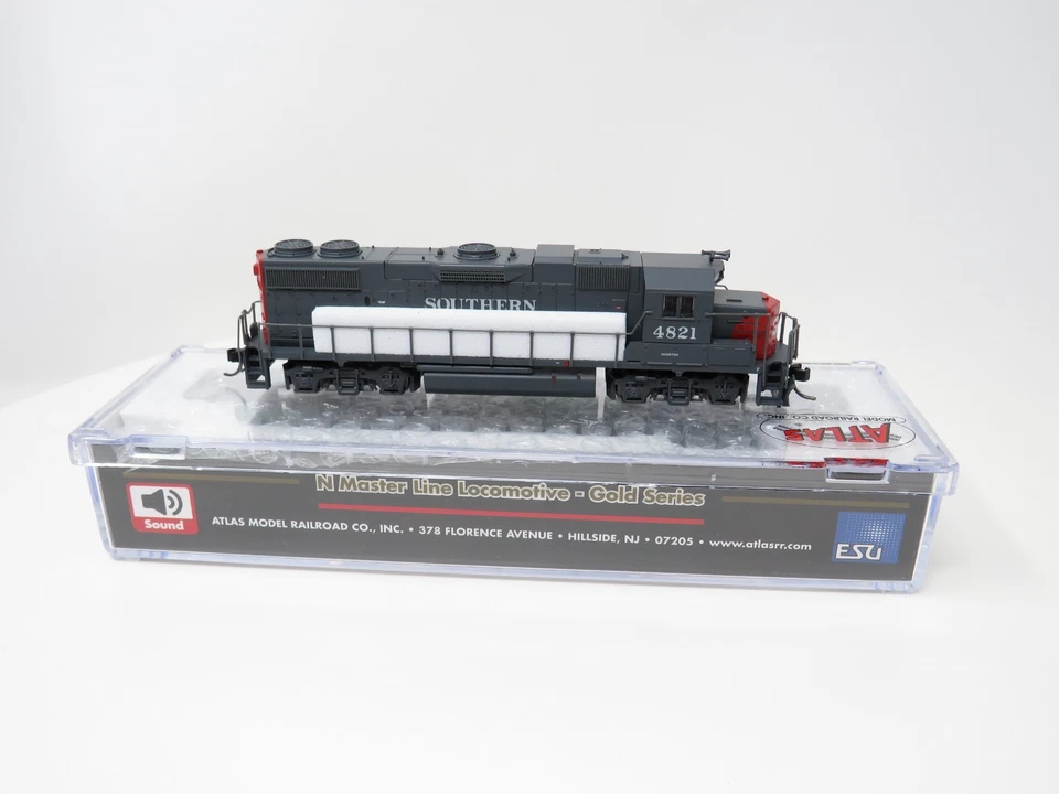 Atlas N 40004852 DCC ESU LokSound Southern Pacific EMD GP38-2 Phase II Diesel - Image 4 of 4