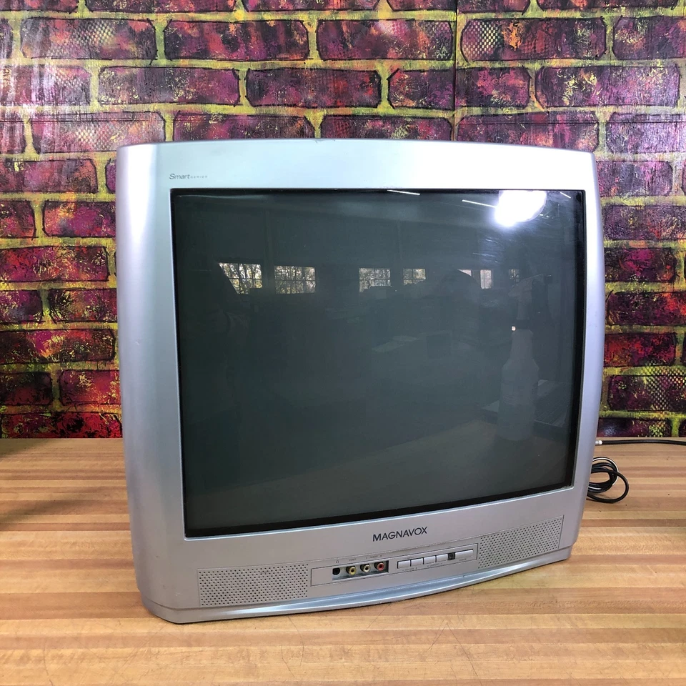 Magnavox 20MS233S 20” Curved CRT Television TV Front Inputs Retro Gaming - Image 4 of 4