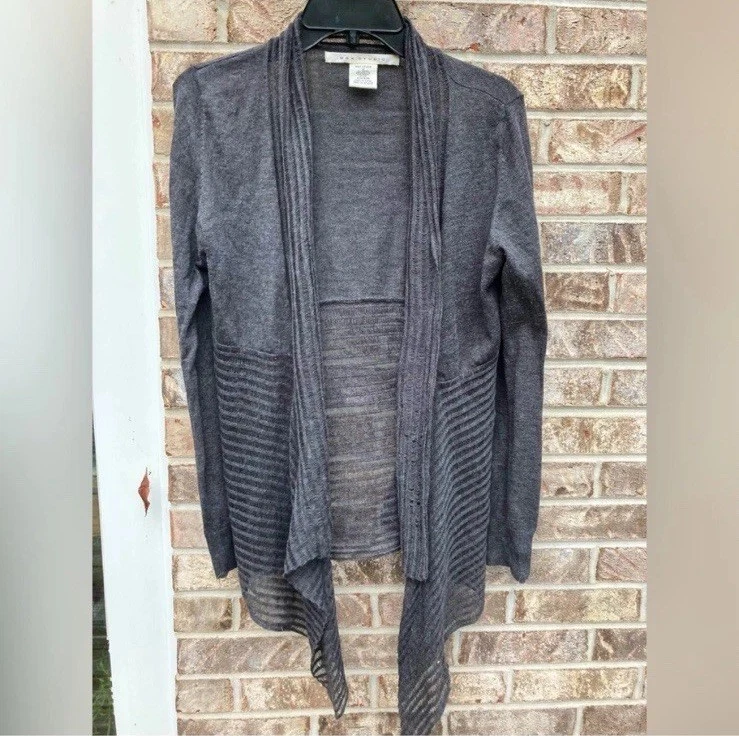 Chaqueta plumero mujer gris tejida Max Studio ligera manga larga talla mediana Foto 3 de 4