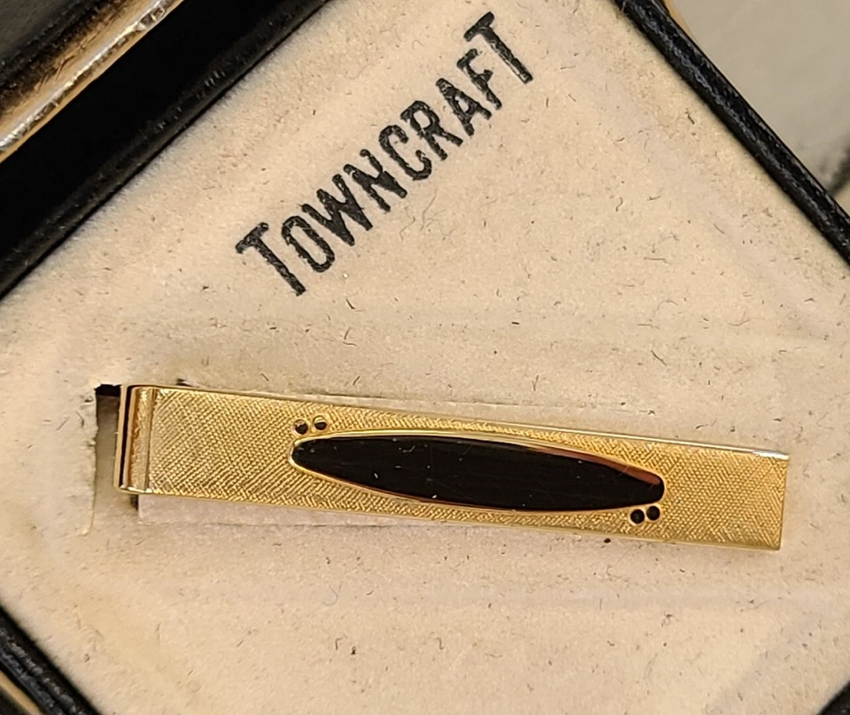 Vintage Towncraft Small Goldtone Bar Clip In Orginal Box Sold At Penneys - Image 2 of 4