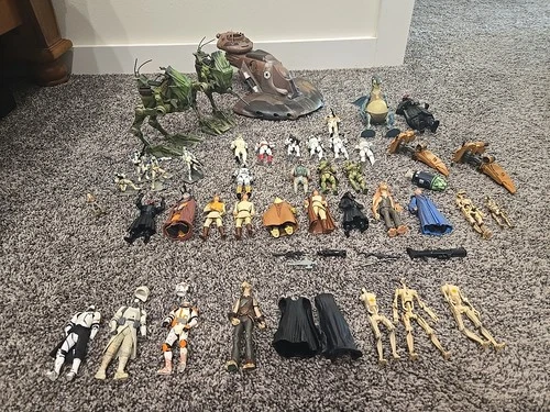 VTG 2000's Star Wars Action Figures Mixed Lot of 42 W/Accessories