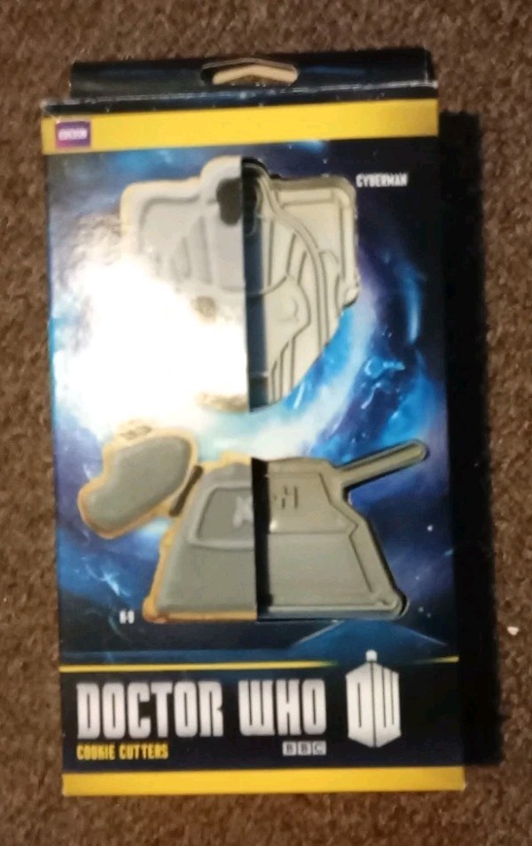 Lakeland Doctor Who Dr Who Cookie Cutters - Cyberman & K-9 -Lakeland