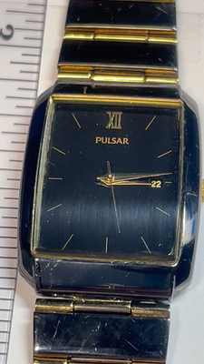 PULSAR VX82-0AS0 CLASSIC BLACK ION PLATED AND GOLD TONE MEN'S