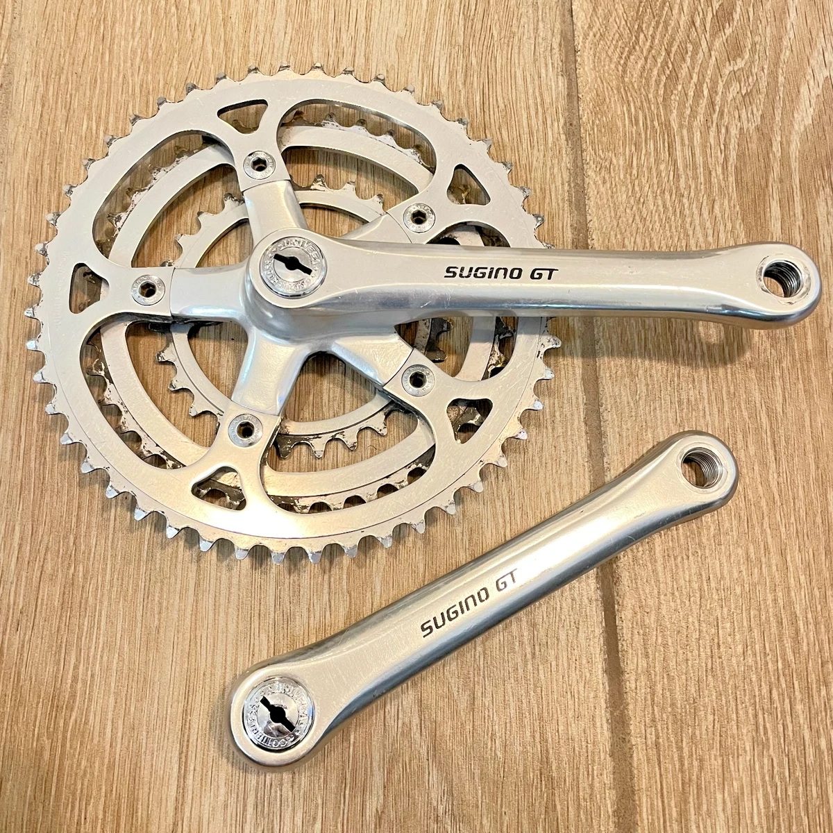 Sugino Bicycle Cranksets with Triple Chainrings for Racing Bike