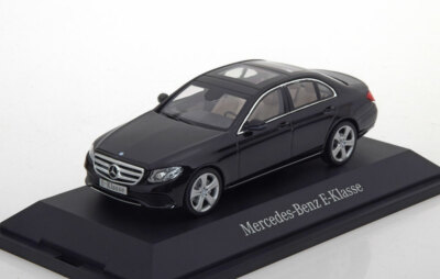 Mercedes-Benz E-Klasse obsidian black 2017 Schuco [B6 696 2303]