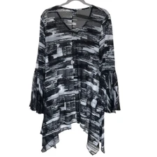 Dor Dor Couture Black and White Mesh Bell Sleeve Top Size 1X