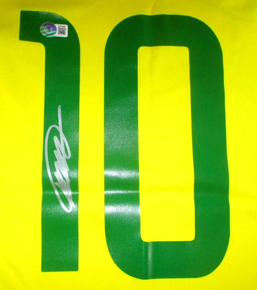 Kaká / Camiseta de fútbol autografiada del equipo de la marca Nike de Brasil local estilo profesional / Beckett Foto 3 de 4