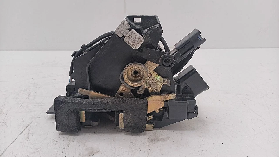 Power Door Lock Actuator and Latch 2002 2003 2004 2005 Jaguar X-Type X Type - Image 4 of 4