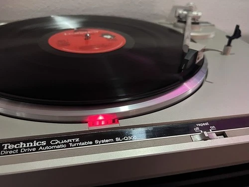 Technics SL-Q300 Quartz Direct Drive Fully Automatic Turntable,  Ortofone Cart