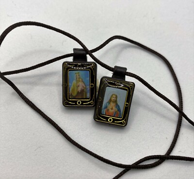 Sacred Heart and Our Lady of Mt. Carmel Moulded Scapular - 1/2'' H, 14-1/2'' L
