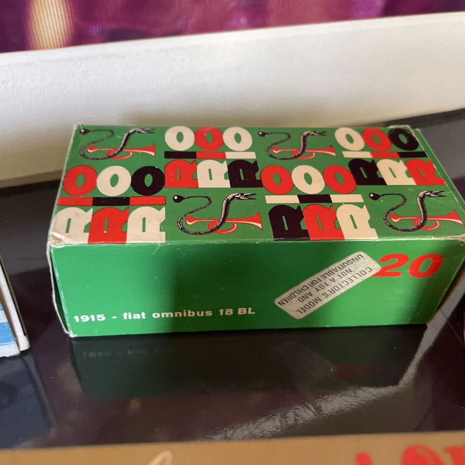 Lote de mini coches de plástico fundido a presión Bumm Solido Rio escala 1/43 Ferrari Lotus Mercedes Foto 4 de 4