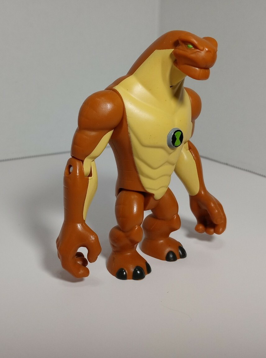 BEN10　フィギュア Amazon.com: Ben 10 Omni-Glitch Heroes: Diamondhead