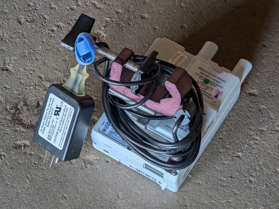 Bomba de infusión Baxter Sigma Spectrum compacta alimentada por batería con cargador + montaje Foto 2 de 4