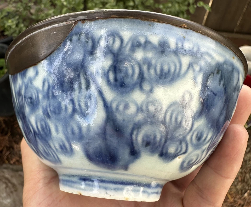 Antiguo cuenco chino de porcelana azul y blanco de la dinastía Ming Foto 4 de 4