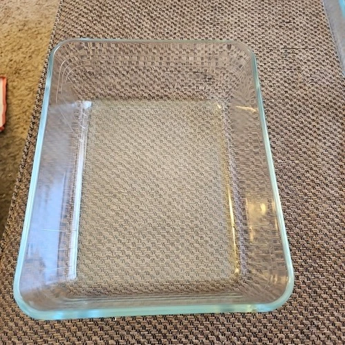 Vtg Pyrex 7212 11 Cup 2.6Liter 9x7x 2.5" Green Hue Glass Baking Pan Dish France