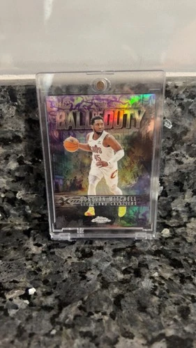 2025 Topps Chrome Donovan Mitchell Refractors Purple (RAW)