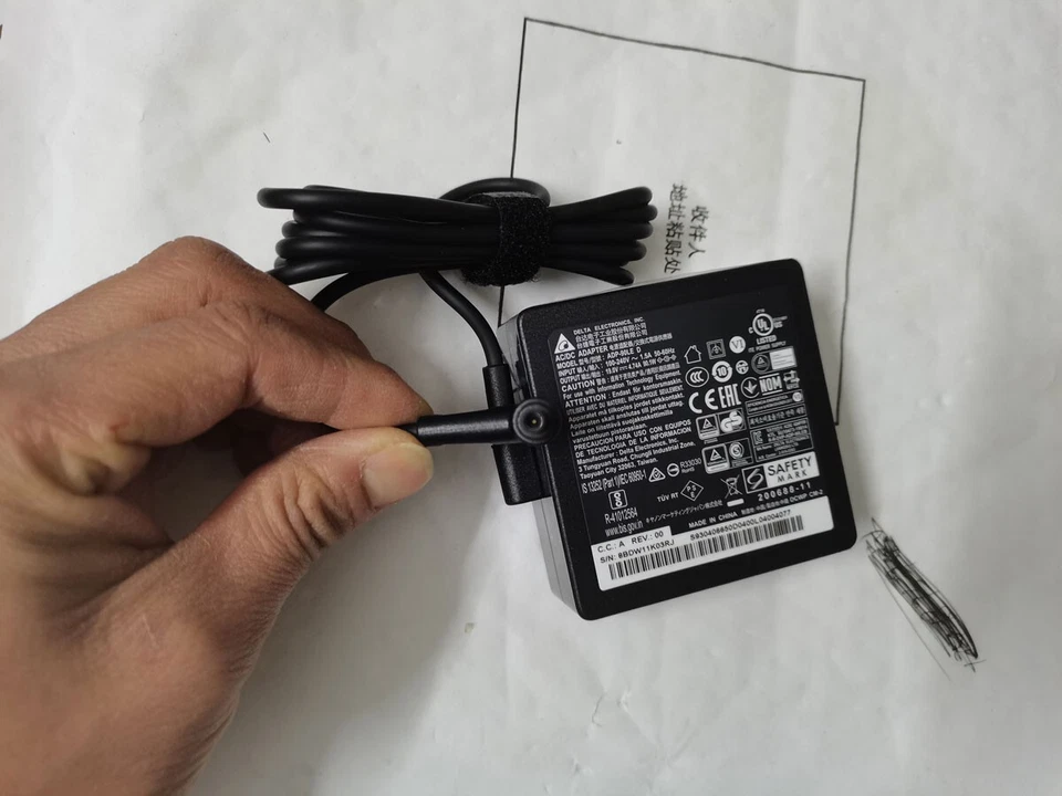 OEM Delta 19V 4.74A ADP-90LE D para MSI Modern 14 B11SB B11MO MS-14D2 MS-14D3 90W Foto 2 de 4