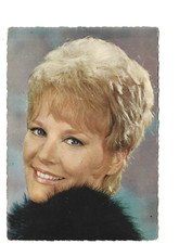CHANTEUSE  PETULA CLARK