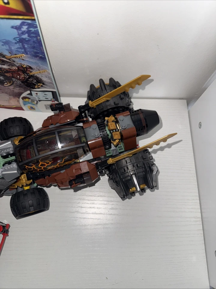 LEGO Ninjago 70669 Cole's Earth Driller, photo 4 of 5