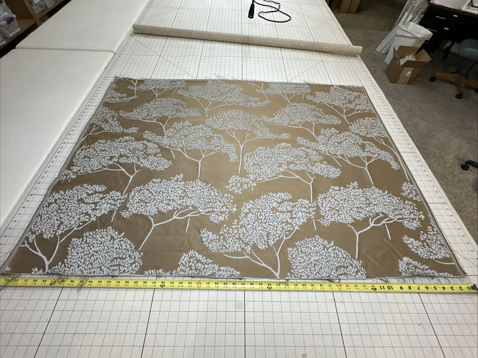 "Remanente de 1 yarda 54"" X 39"" tejido Romo Itami Jacaurd" Foto 2 de 4